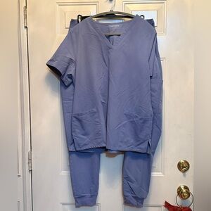 Mandala Women’s Periwinkle Scrub Set XL